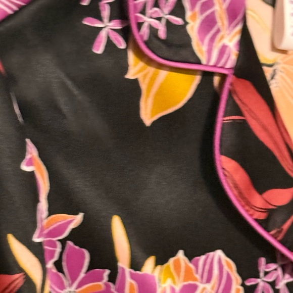 SELLING JOYSPUN PAJAMA SET FOR WOMEN SIZE XS NWT SHORT SLEEVE FLORAL COLOR. - Picture 10 of 15